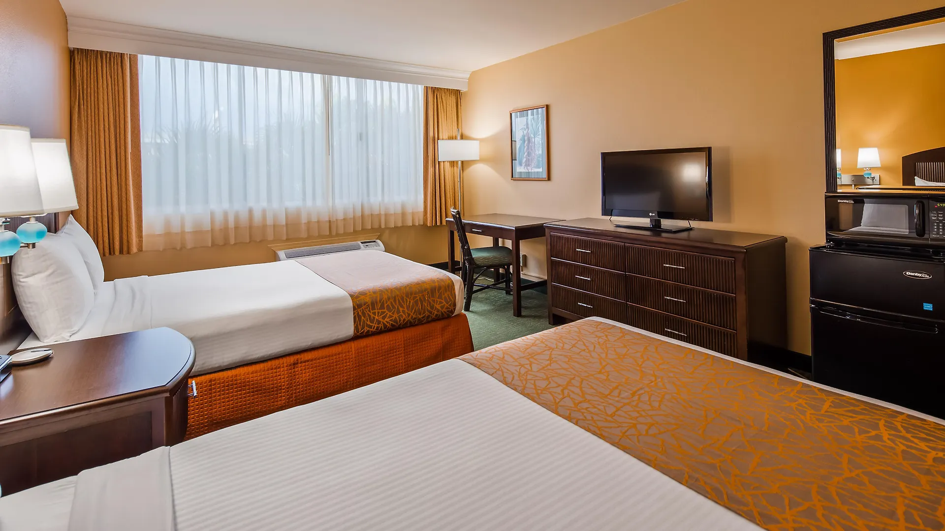 Airport Honolulu Hotel