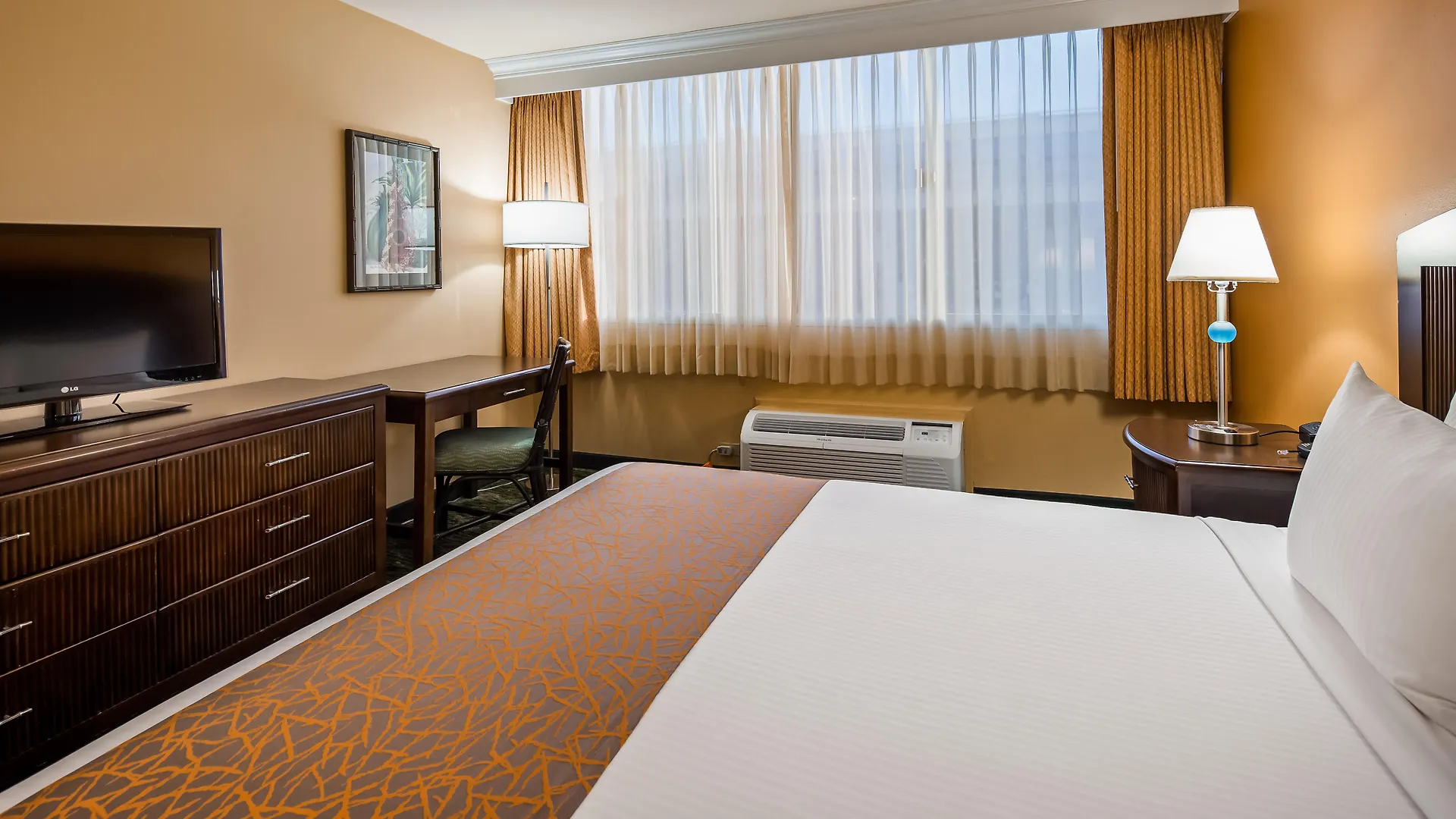 Airport Honolulu Hotel