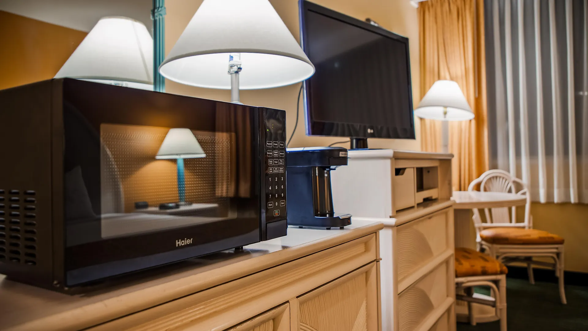 Airport Honolulu Hotel 3*,  United States