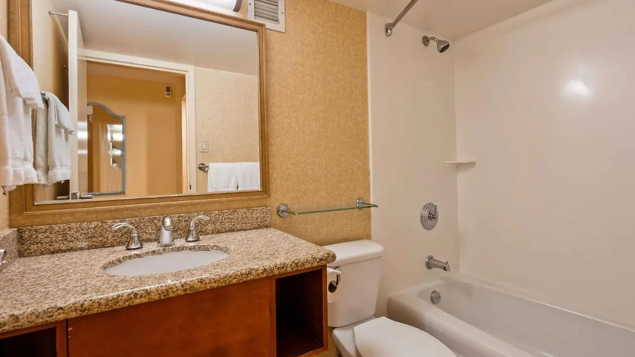 Airport Honolulu Hotel